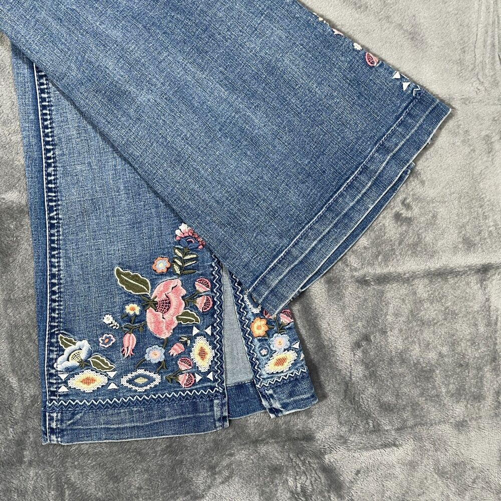 NEW Grace In LA Jeans Womens 28 X 32 Blue Medium Wash Floral Embroidered Flare - Picture 6 of 9